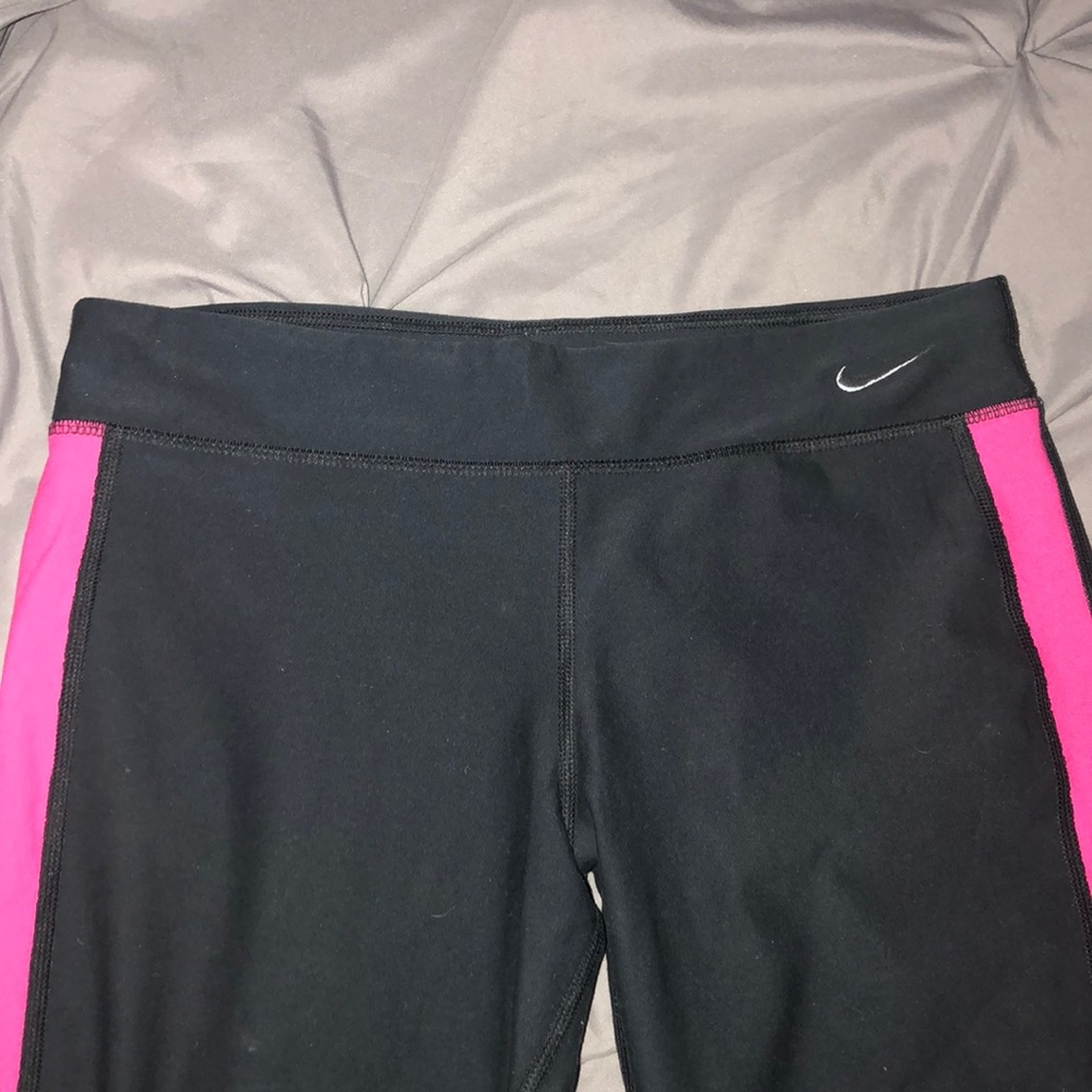 Pink and black cropped Nike leggings!